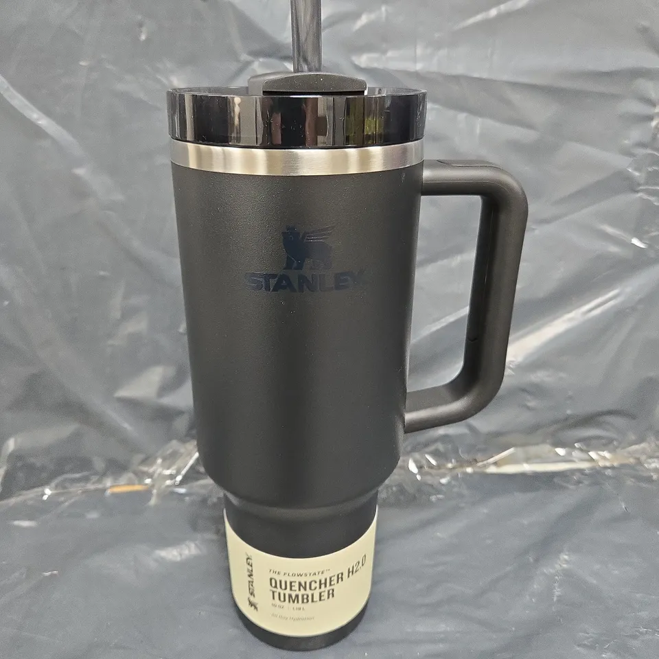 STAINLESS STEEL TUMBLER QUENCHER H2.O FLOWSTATE 1180ML STANLEY BLACK