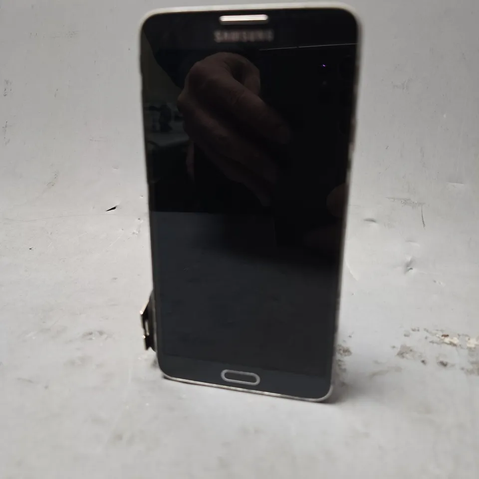 SAMSUNG MOBILE PHONE - MODEL UNSPECIFIED 