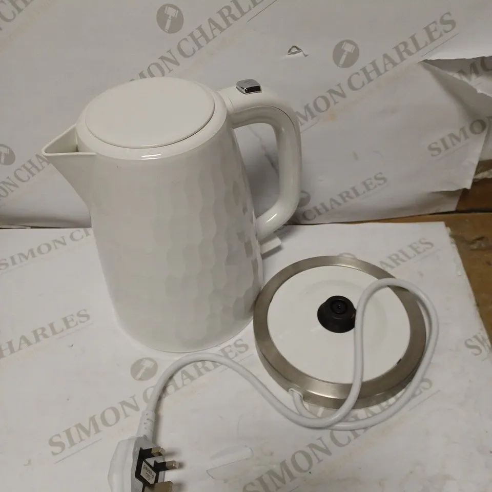 RUSSELL HOBBS HONEYCOMB KETTLE - WHITE  RRP £34