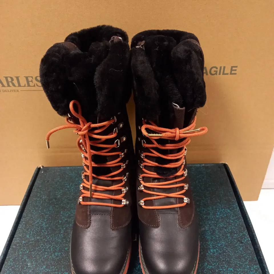 EMU ORICA HI LACE BOOTS ESPRESSO - SIZE 4