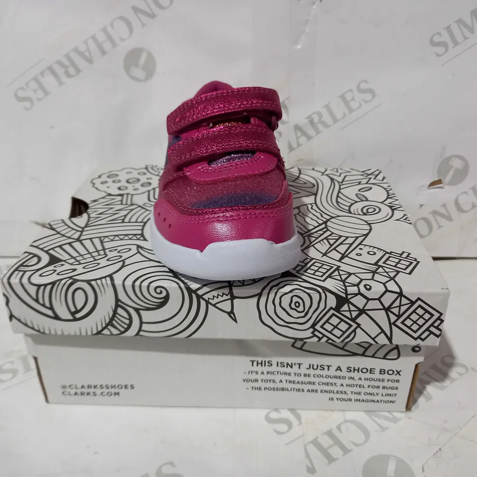 BOXED PAIR OF CLARKS CHILDREN'S SHOES IN PINK/MULTICOLOUR UK SIZE 6.5