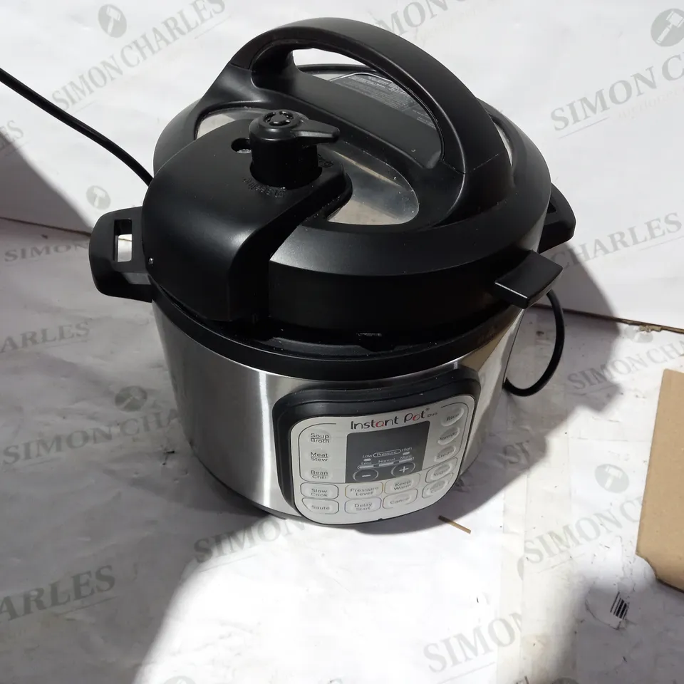 INSTANT POT DUO MINI PRESSURE COOKER