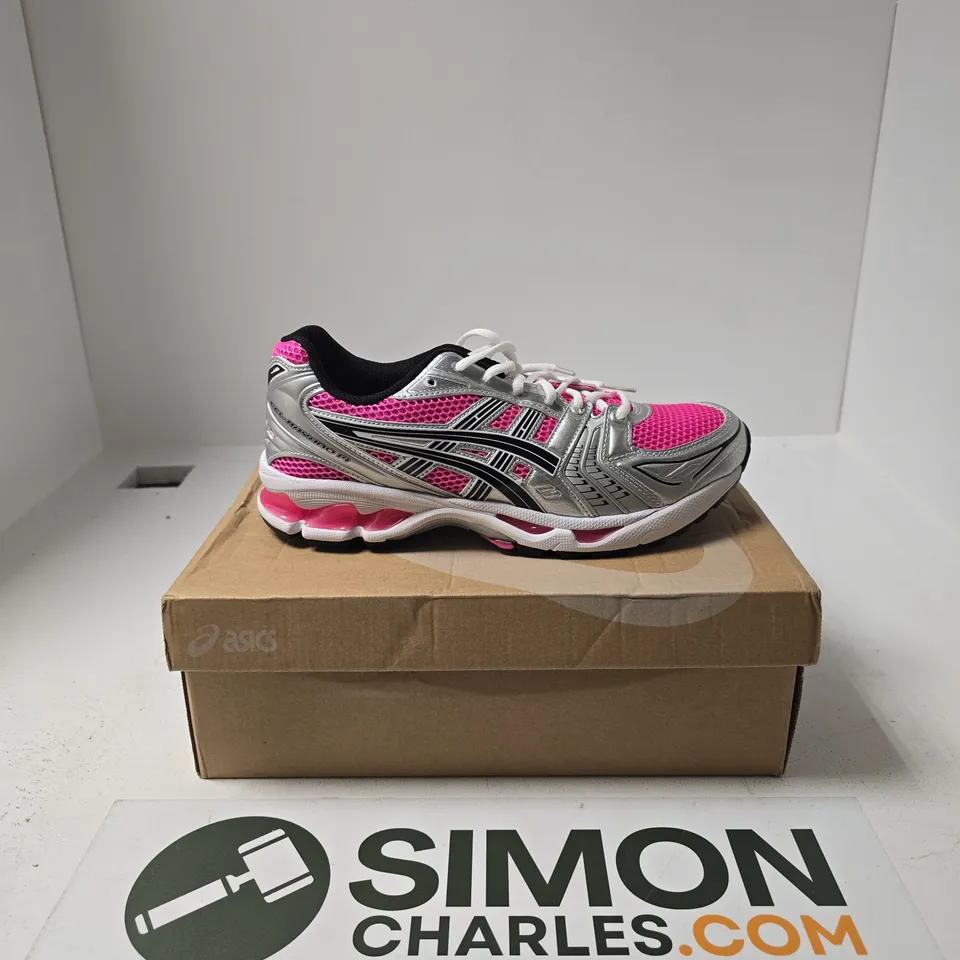 BOXED PAIR OF ASICS KAYANO TRAINERS SIZE UK 8 