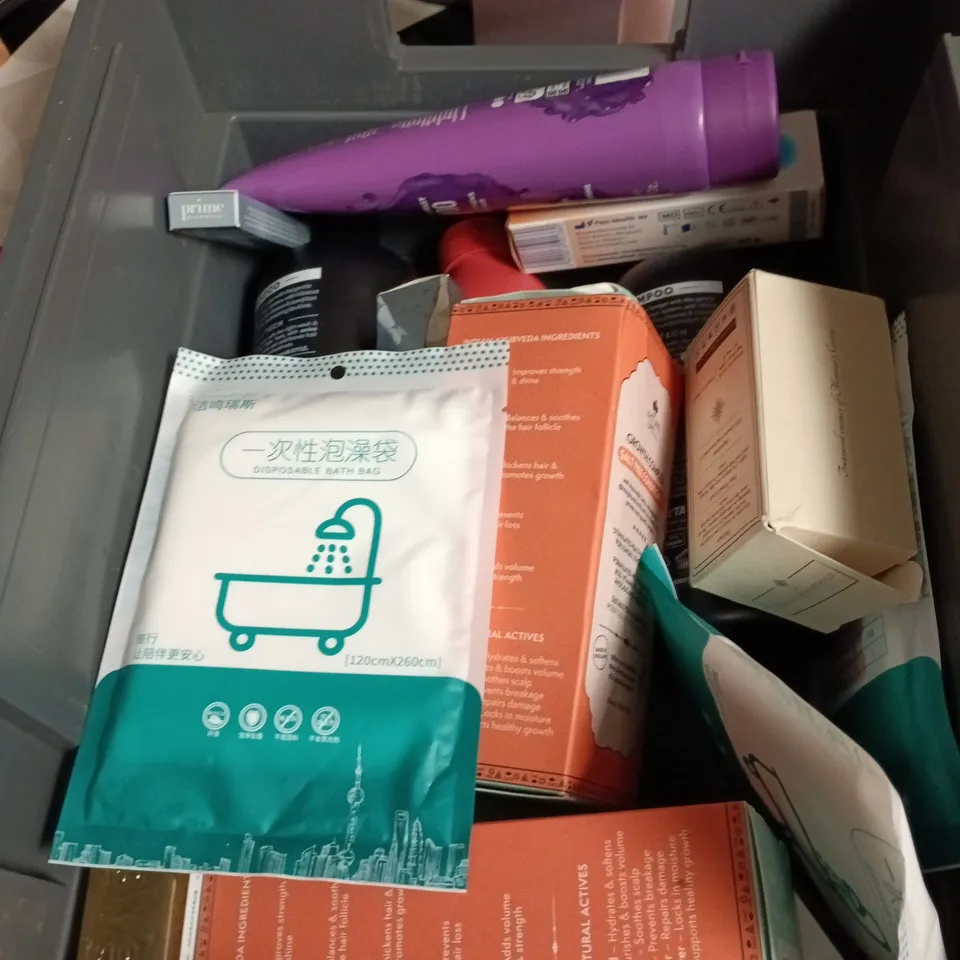 APPROXIMATEY 20 ASSORTED HEALTH AND BEAUTY PRODUCTS TO INCLUDE - MISS SO...? BODY SPRAYS - JOHNSON'S BABY LOTION AND SENSODYNE PRONAMEL MOUTHWASH