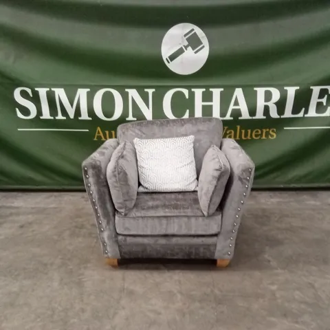 LAVELLO FABRIC CHAIR