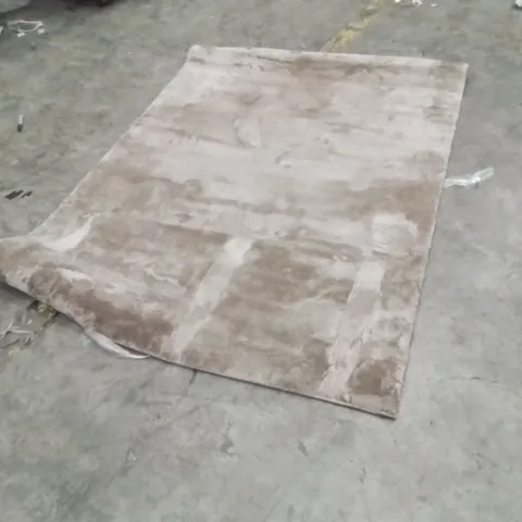 QUALITY DESIGNER AREA RUG - APPROXIMATELY 170X120CM