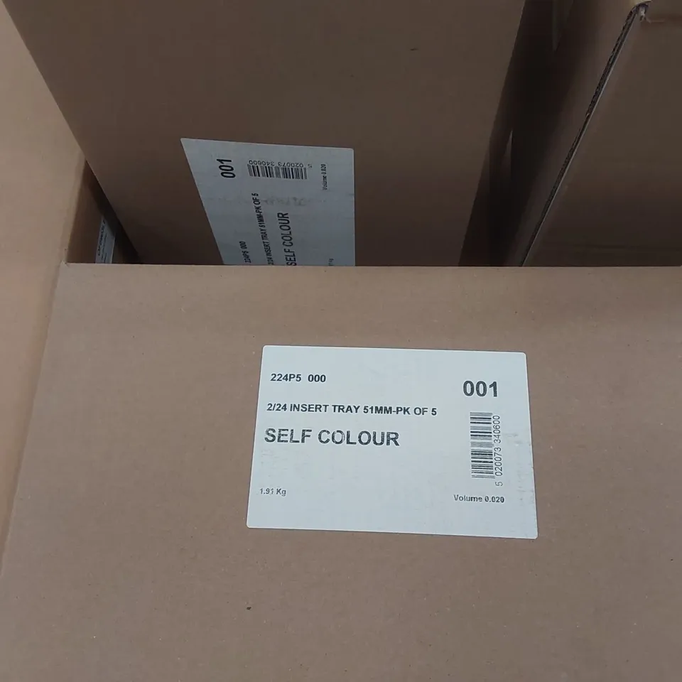 PALLET CONTAINING A LARGE ASSORTMENT OF BRAND NEW OFFICE FURNITURE PARTS TO INCLUDE: 51MM INSERT TRAYS, TELESCOPIC BEAMS, PHONIC LEGS