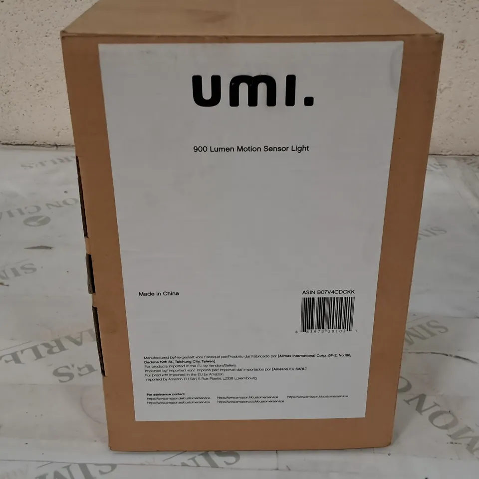 BOXED UMI 900 LUMEN MOTION SENSOR LIGHT