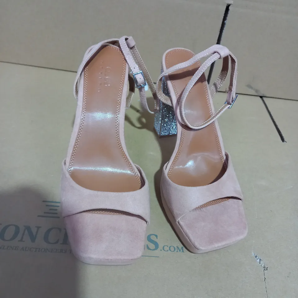 PAIR OF SIZE 8 ASOS PINK HEELS 