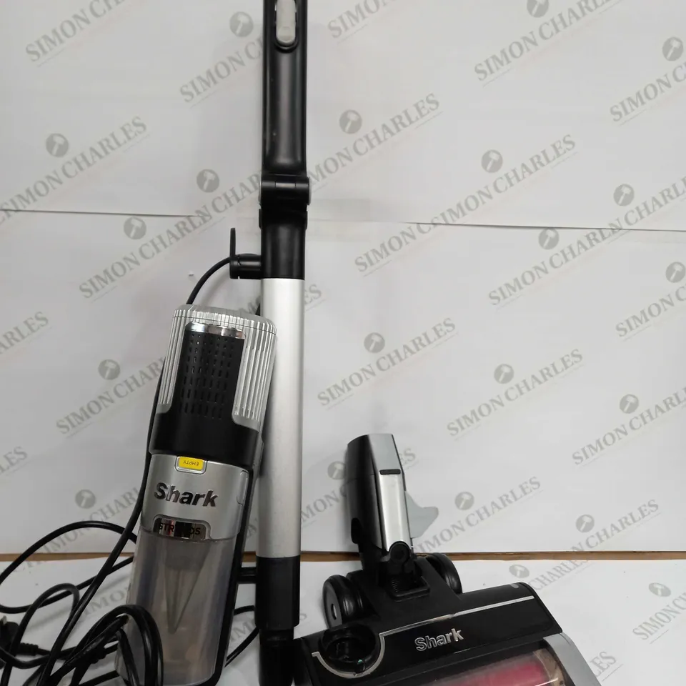 SHARK STRATOS ANTI HAIR WRAP PET PRO VACUUM CLEANER