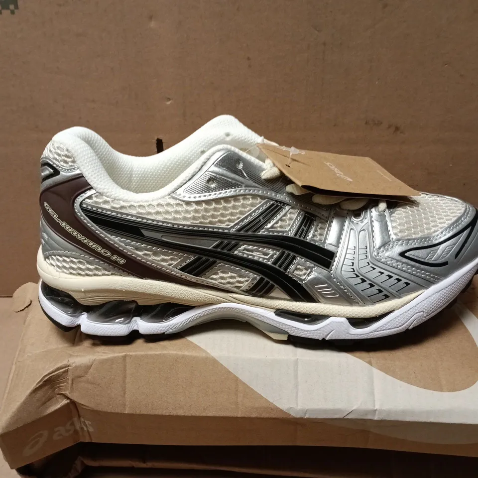 BOXED PAIR OF ASICS GEL KAYANO 14 TRAINERS IN SILVER/BROWN - UK 7