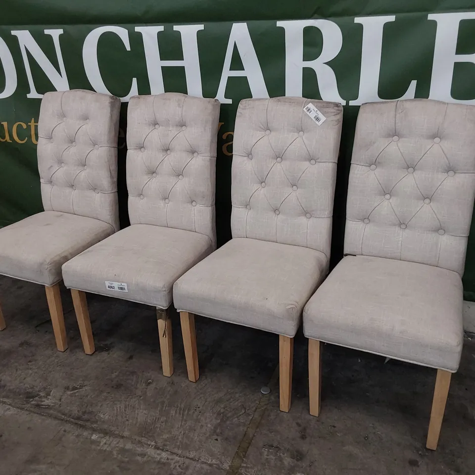 SET OF FOUR UPHOLSTERED DINING CHAIRS BUTTONED BACK NATURAL FABRIC ON NATURAL WOOD LEGS