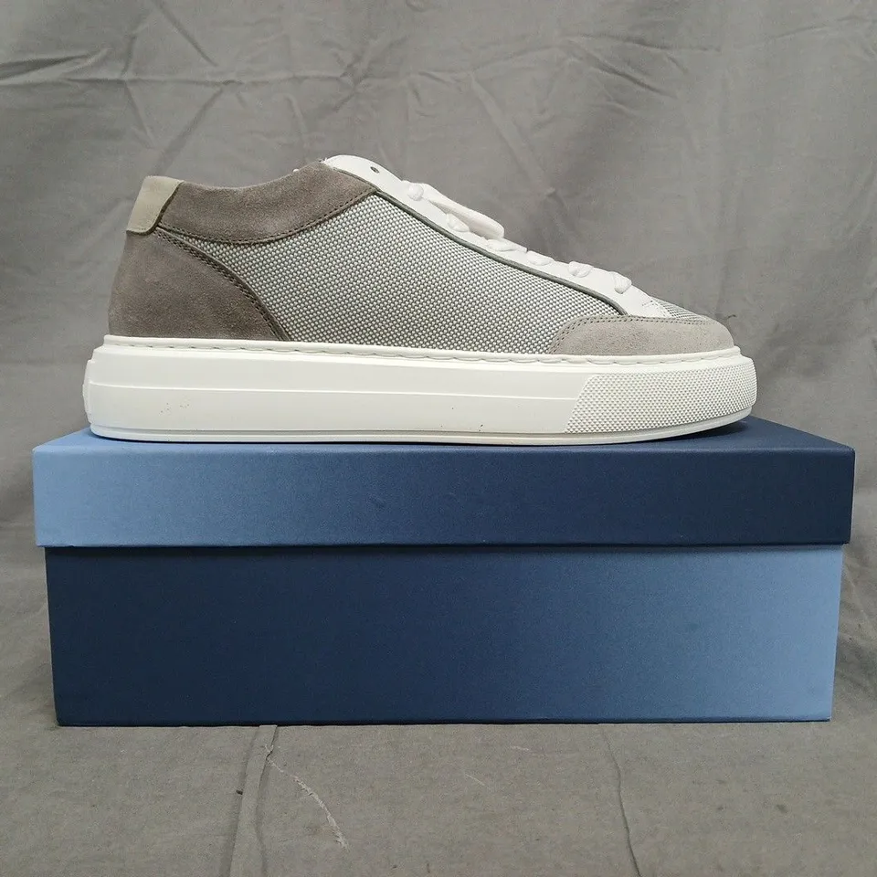 BOXED PAIR OF CLEENS LUXOR TRAINERS IN WHITE/GREY SIZE UK 11