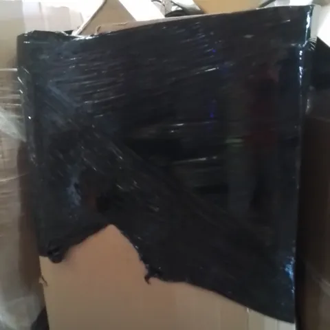 PALLET OF ASSORTED HOUSEHOLD GOODS AND PRODUCTS TO INCLUDE;HEADPHONES,VACUUM CLEANER,FLOOR MATS,BASKET