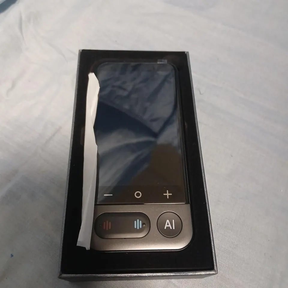 AI TRANSLATOR HANDHELD DEVICE – BOXED