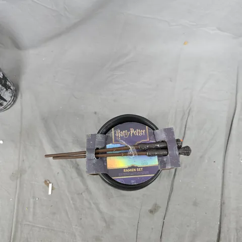 HARRY POTTER RAMEN SET – BOWL WITH CHOPSTICKS (NOVELTY DININGWARE)