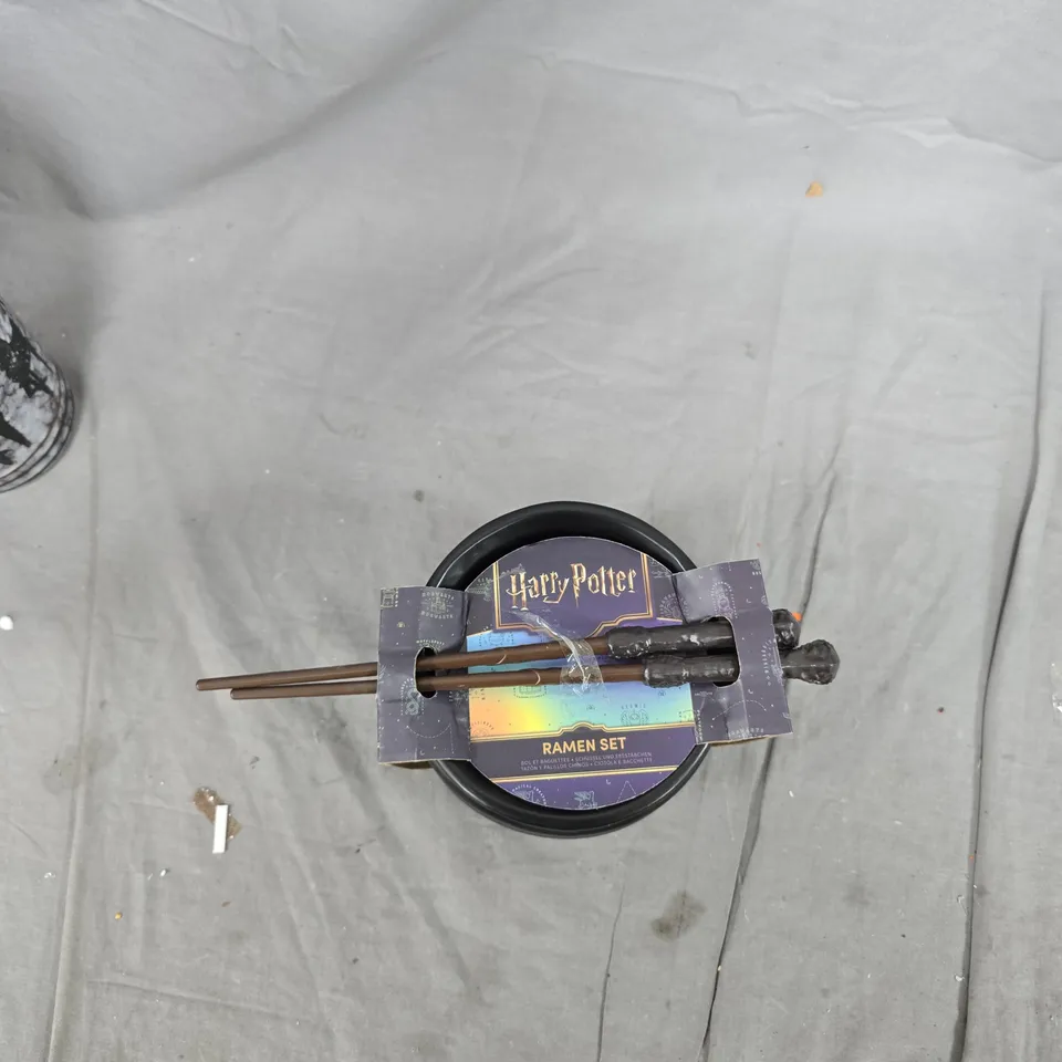 HARRY POTTER RAMEN SET – BOWL WITH CHOPSTICKS (NOVELTY DININGWARE)