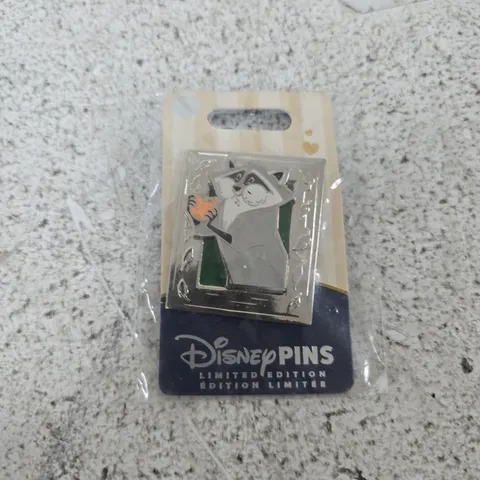 DISNEY PINS LIMITED EDITION COLLECTIBLE PIN ON CARD