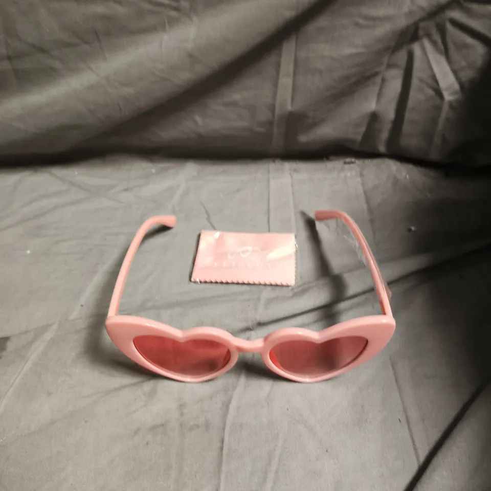 FEISIDY PINK HEART-SHAPED SUNGLASSES 
