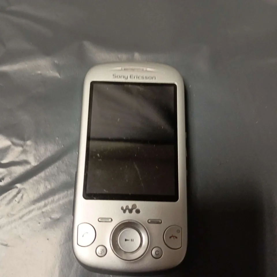 SONY ERICSSON MOBILE PHONE – SILVER 