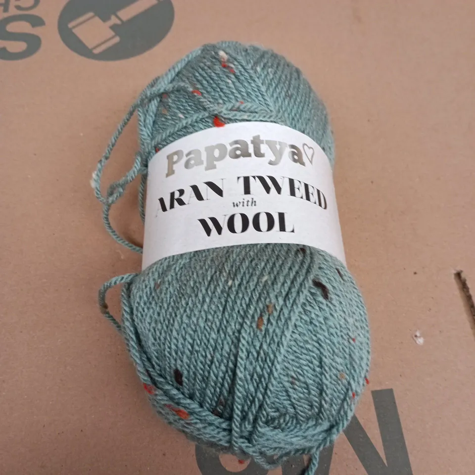 BOX OF APPROXIMATELY 20 ASSORTED ITEMS INCLUDING FLOOR STICKER, WOOL AND DOG SHOES
