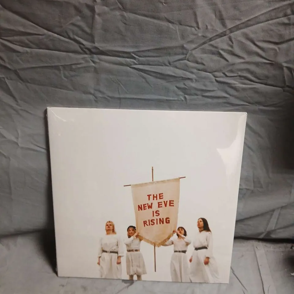 THE NEW EVE IS RISING – VINYL LP