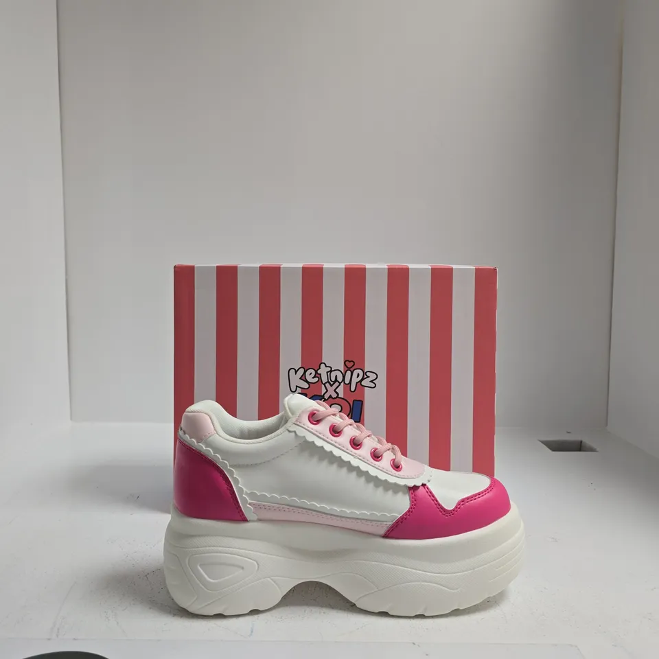 KOI PLATFORM SNEAKERS – WHITE WITH PINK ACCENTS US SIZE 7