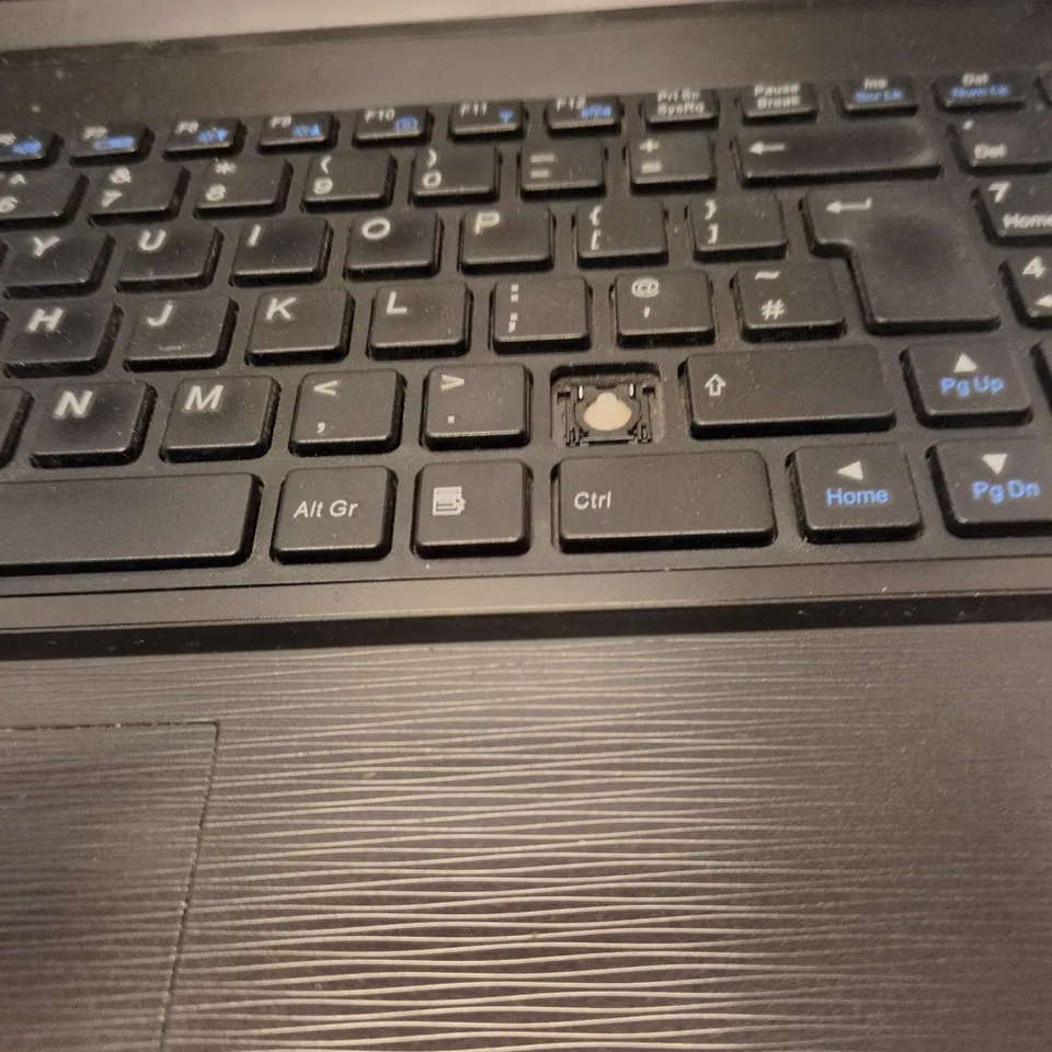 RM NOTEBOOK 320 – LAPTOP, MODEL W25EU, INTEL CORE I3, 4GB RAM (FAULTY)