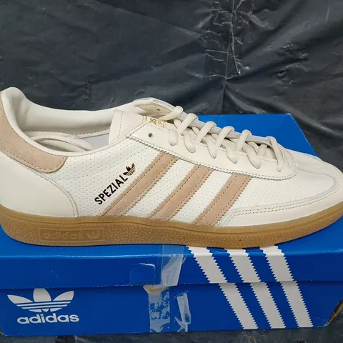 BOXED PAIR OF ADIDAS HANDBALL SPEZIAL TRAINERS - UK SIZE 10