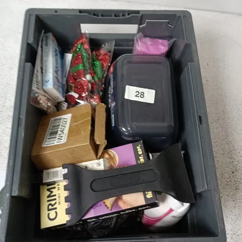 BOX CONTAINING A MIX OF APPROXIMATELY 15 ASSORTED HOUSEHOLD ITEMS INCLUDING CHRISTMAS DECORATIONS, MININ WRAP KIT, TUPPERWARE ETC.