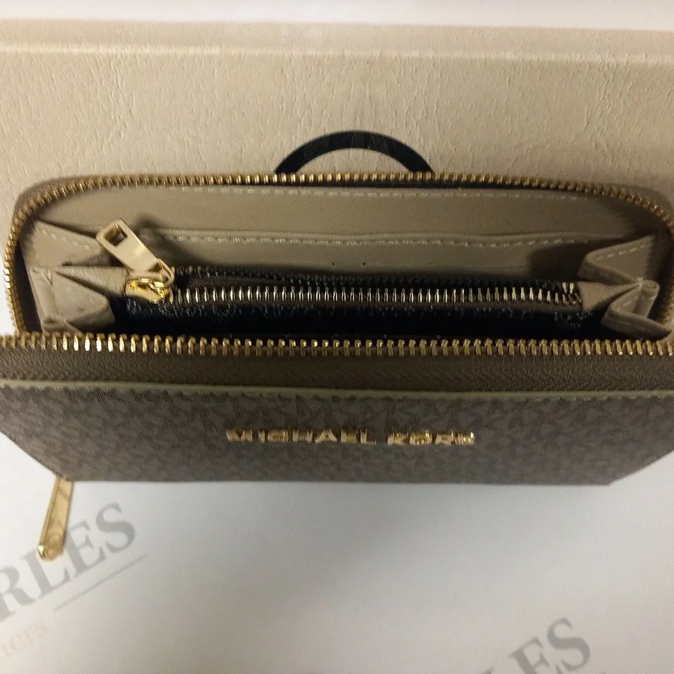 BOXED MICHAEL KORS PURSE 