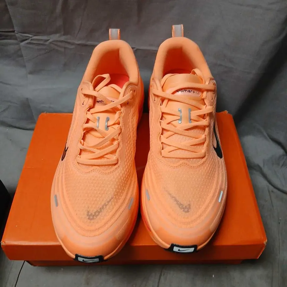 NIKE VOMERO PLUS RUN RUNNING SHOES – ORANGE, UK 9.5 (US 10.5)