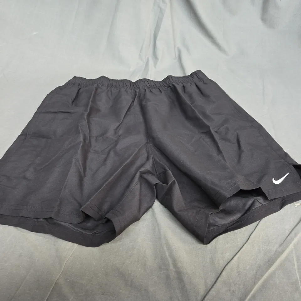 NIKE CASUAL SWIMMING SHORTS SIZE M