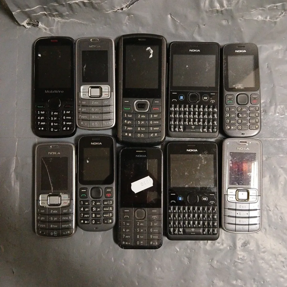 10 X ASSORTED RETRO MOBILE PHONES TO INCLUDE NOKIA, MOBIWIRE ETC	