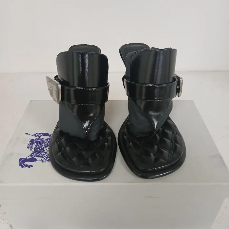 BURBERRY LEATHER SANDALS – BLACK, UK 5 (EU 38) – LEATHER SOLE
