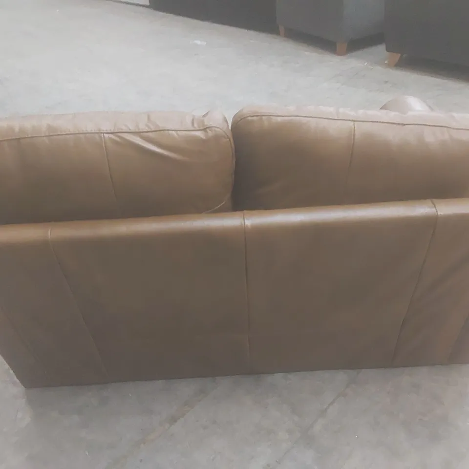 DESIGNER BAILEY 2 SEATER TAN LEATHER UPHOLSTERED SOFA  