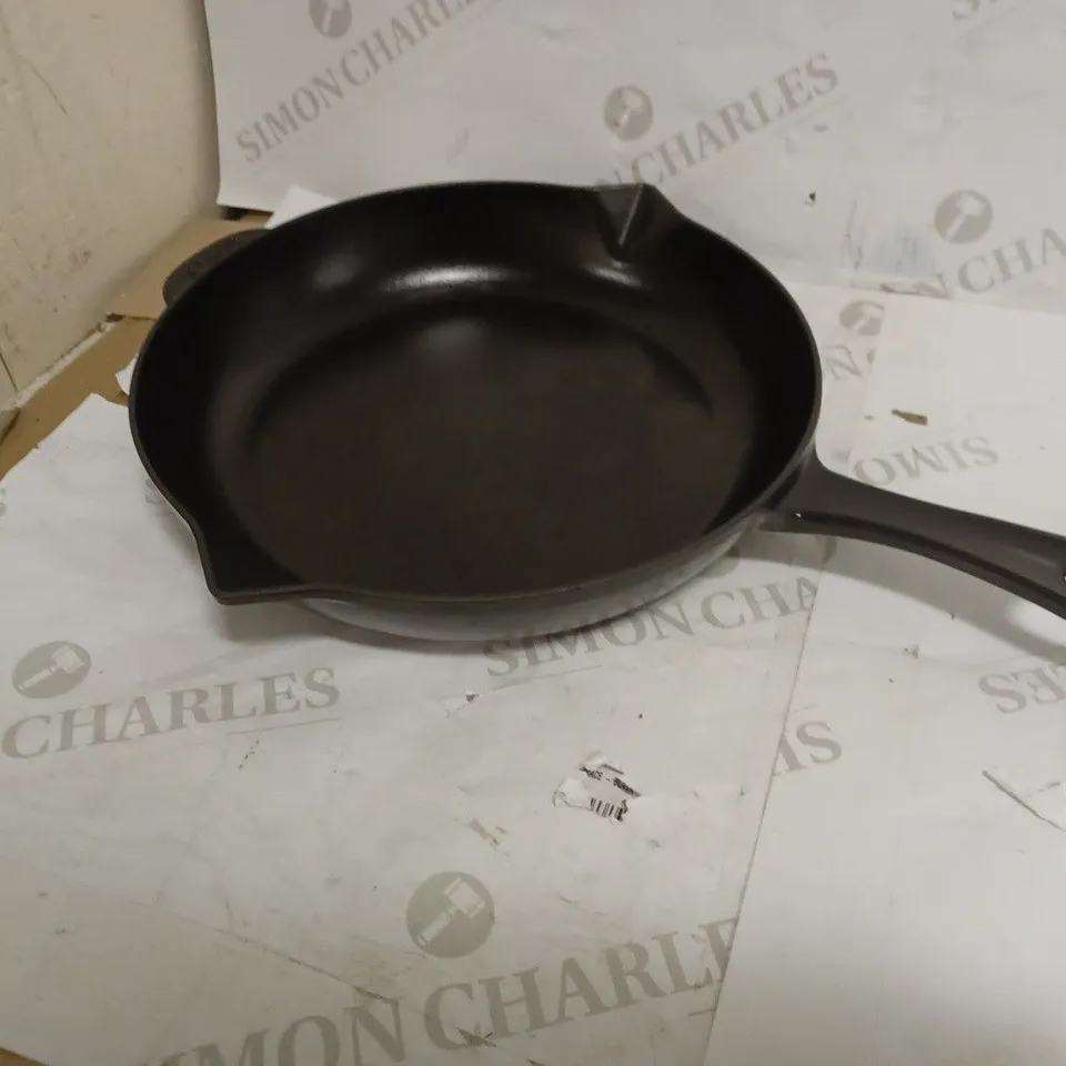 STAUB FRYING PAN WITH CAST IRON HANDLE 26CM