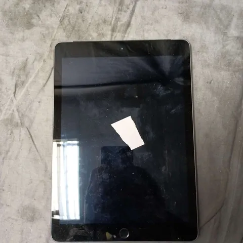 APPLE IPAD 9.7 IN SILVER