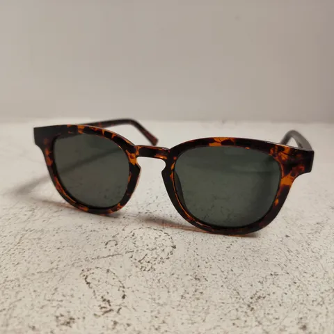 MELLER TORTOISESHELL SUNGLASSES WITH GREEN LENSES - BOXED