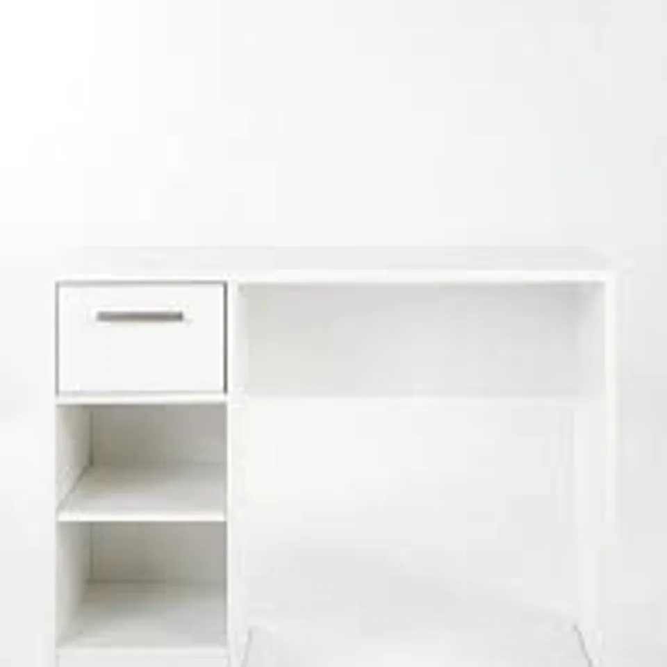 BOXED NEW METRO DESK IN WHITE - 1OF1 RRP £118