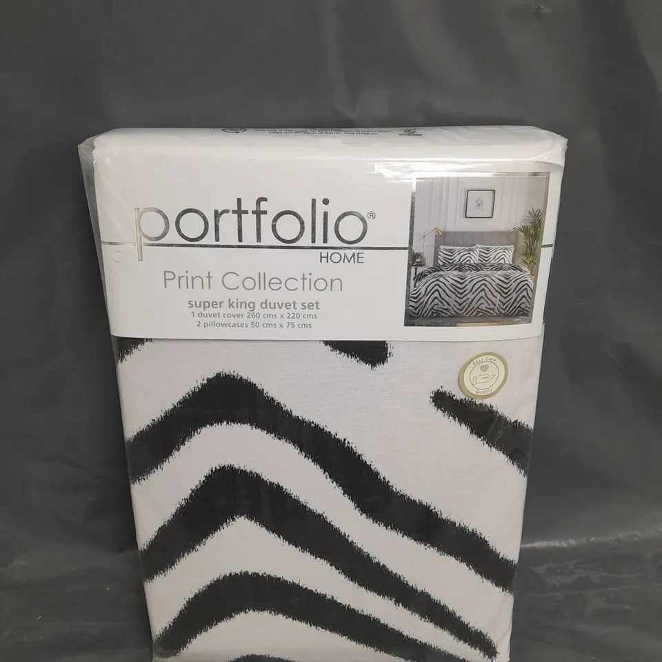 SEALED PORTFOLIO PRINT COLLECTION DUVET SET - SUPER KING 