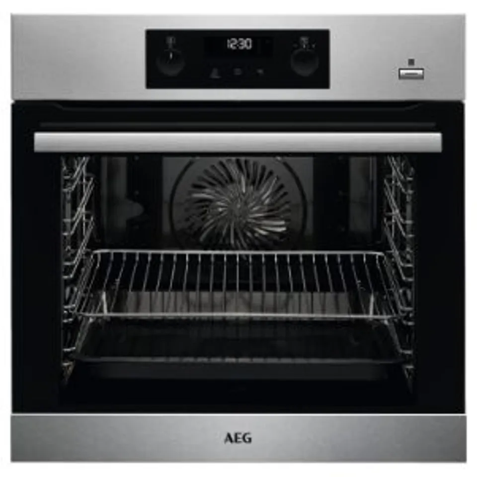 AEG 6000 SERIES STEAMBAKE WITH PYROLYTIC CLEANING Model BPK355020M RRP £600