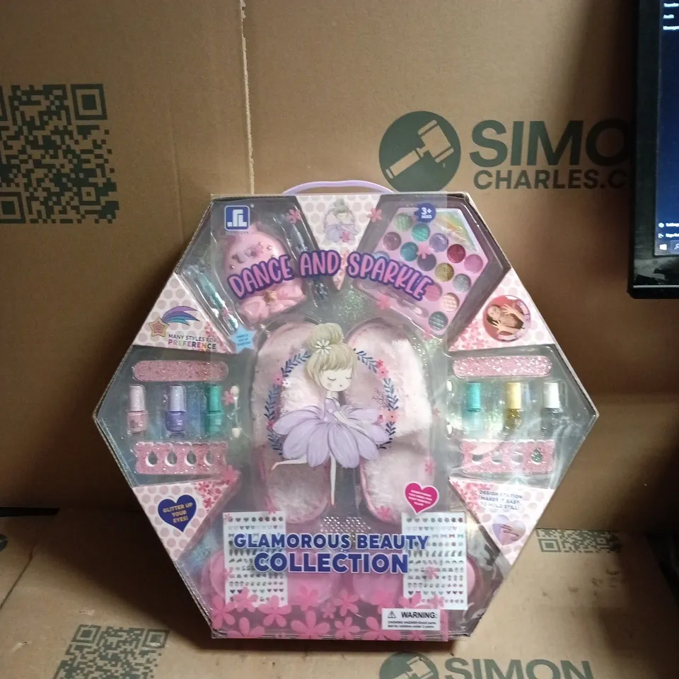 DANCE AND SPARKLE GLAMOROUS BEAUTY COLLECTION – HEXAGONAL TOY MAKEUP SET