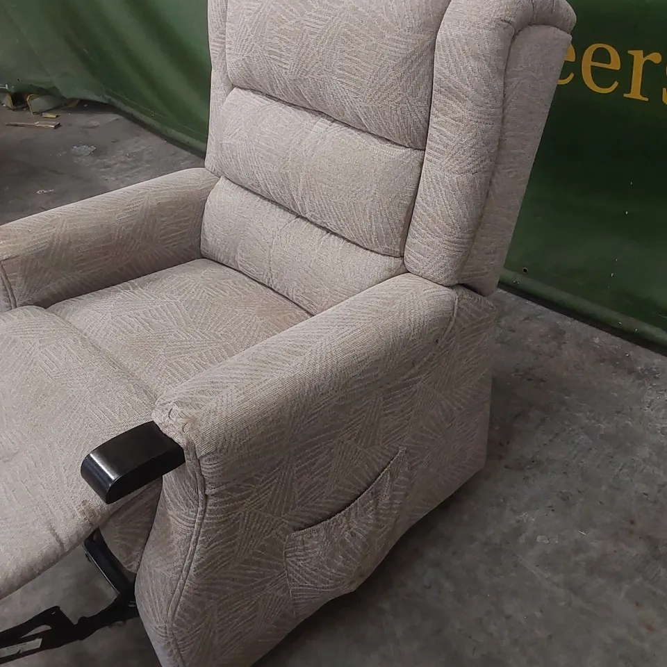 FREUDBERG ELECTRIC LIFT ASSIST RECLINER 