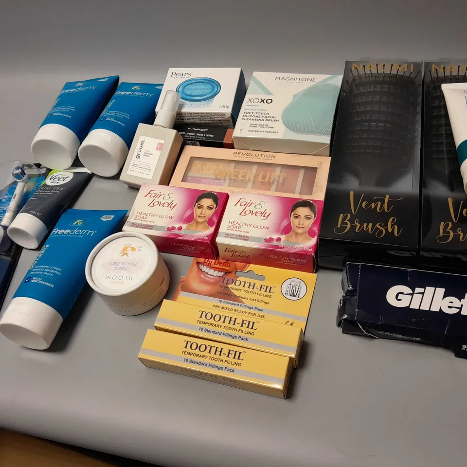 LOT OF BEAUTY PRODUCTS TO INCLUDE PEARLS SOAP, ETC
