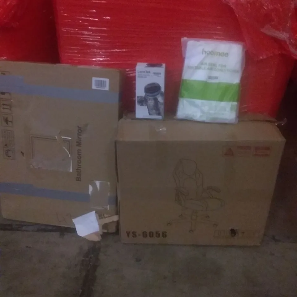 PALLET OF ASSORTED ITEMS INCLUDING BATHROOM MIRROR, MONEY JAR, GAMING CHAIR, AIR SEAL FOR AIR CONDITIONER