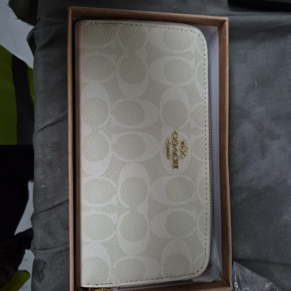 Coach Zip Wallet – Signature Monogram, Beige/White (New York)