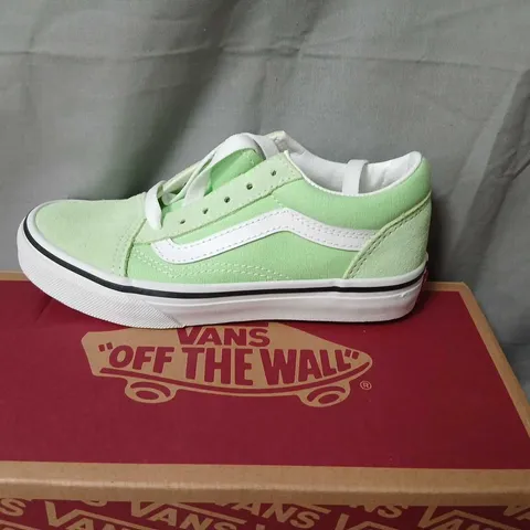 VANS OLD SKOOL SNEAKERS - LIME GREEN/WHITE, UK KIDS 13