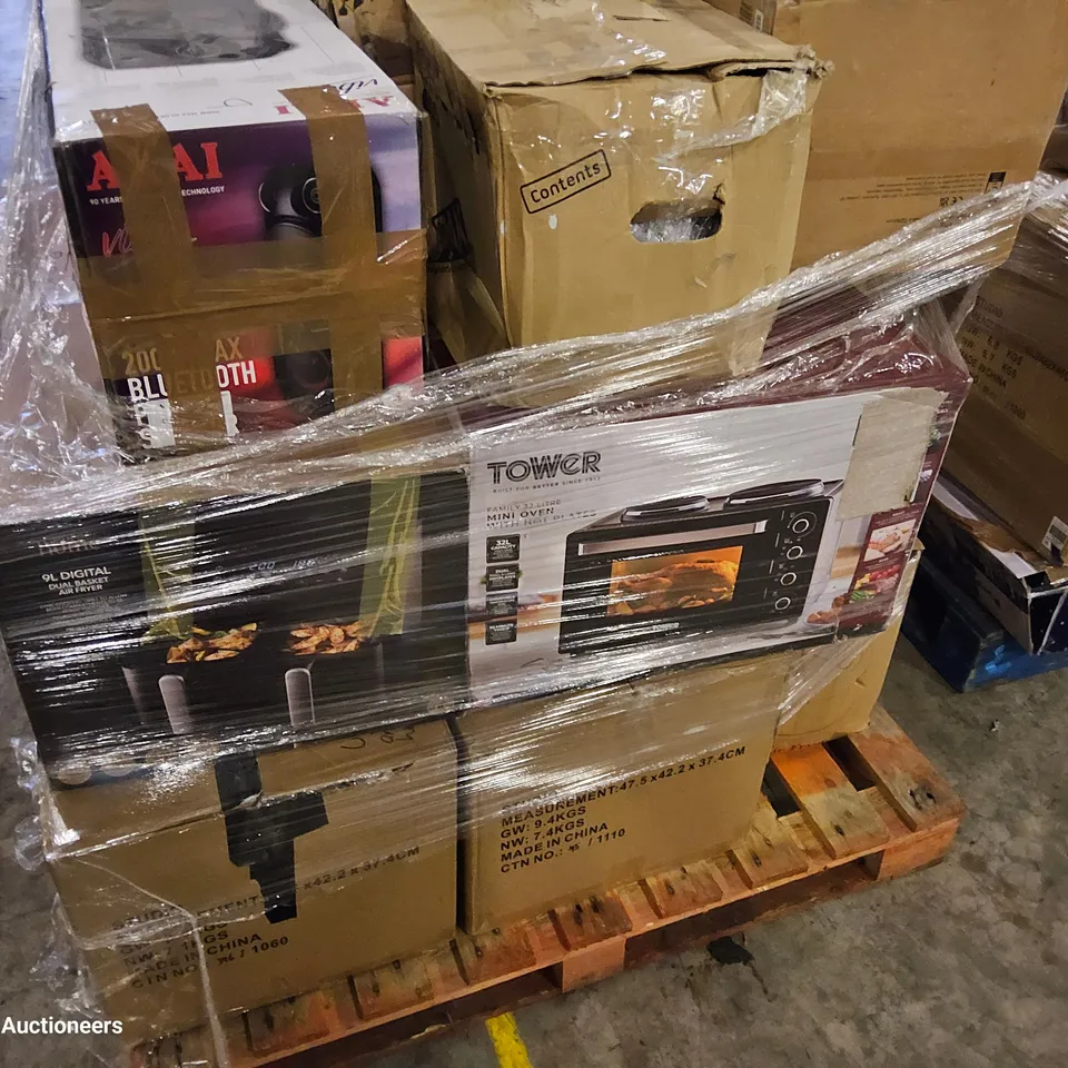 PALLET OF ASSORTED ELECTRICAL PRODUCTS, INCLUDING, AIR FRYERS, VAX AIRLIFT VACUUM, PARTY SPEAKER