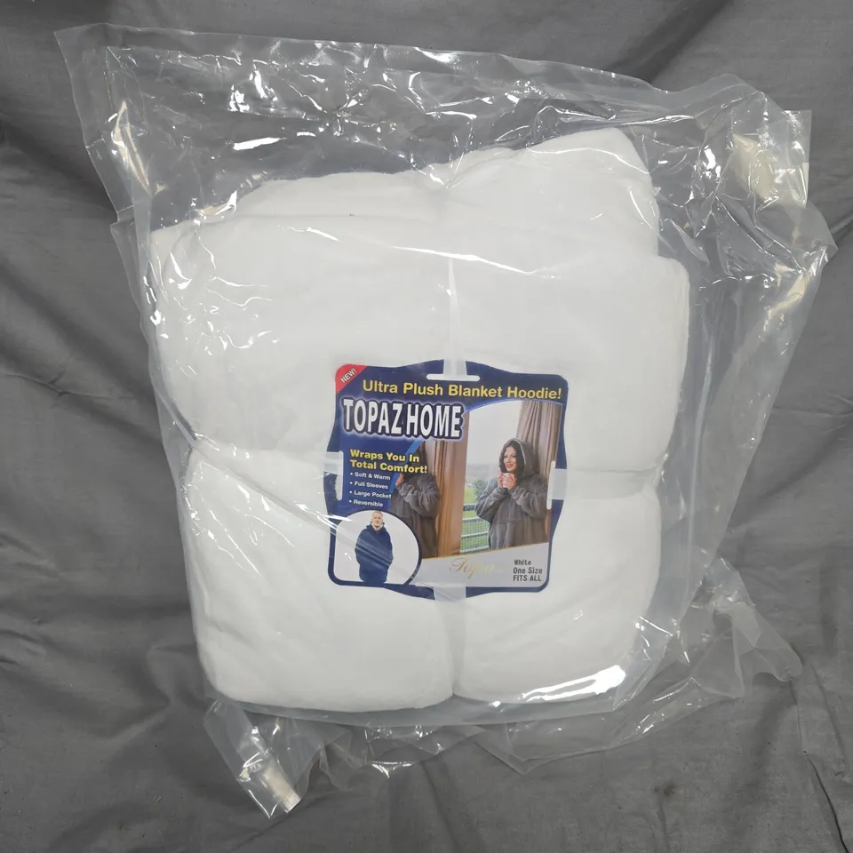 7 TOPAZHOME ULTRA PLUSH BLANKET HOODIES – WHITE, ONE SIZE